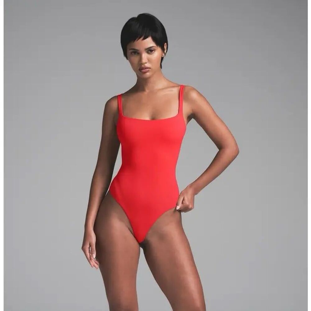 Skims Fits Everybody Square Neck Bodysuit Cherry Size Small